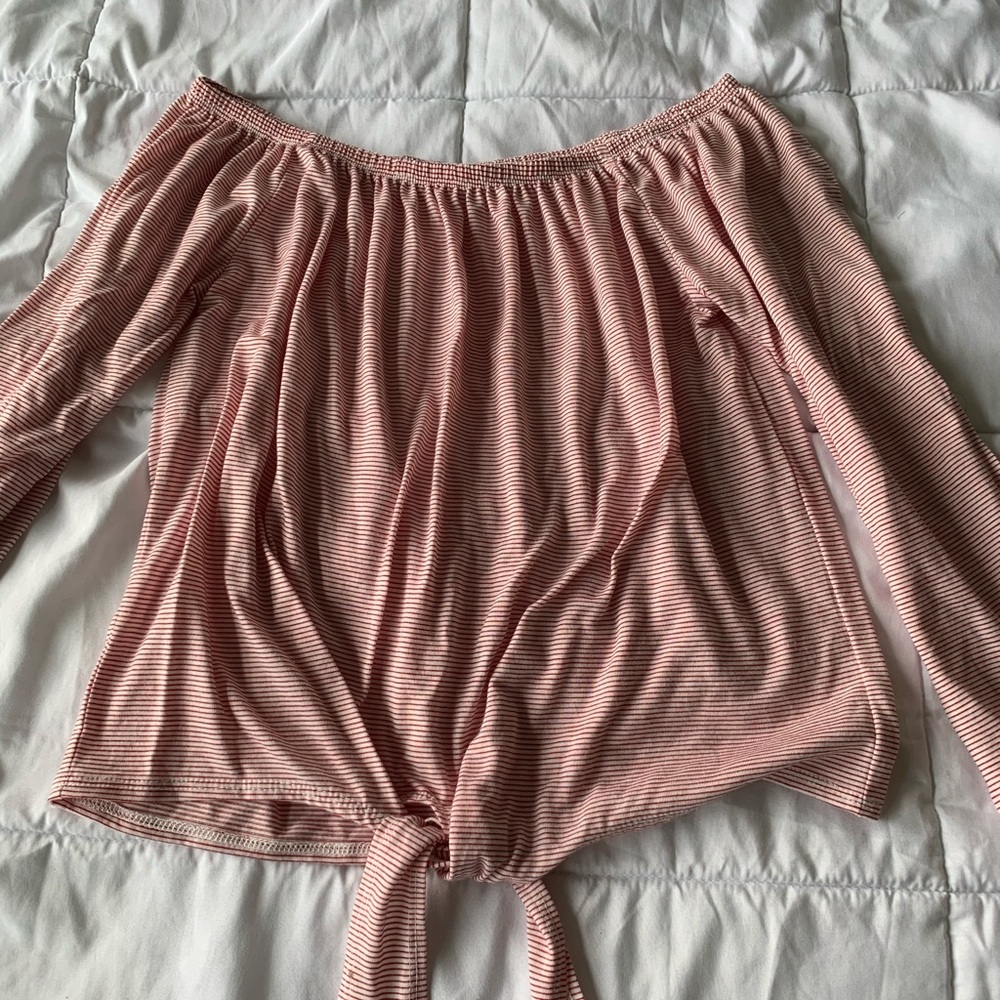 Ivy and main off the shoulder 3/4 shirt